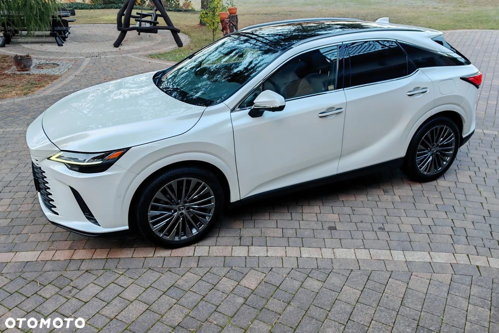 Lexus RX 450h+ Omotenashi - 40