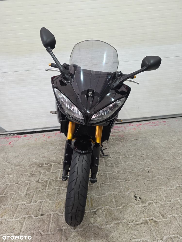 Yamaha FZ - 8