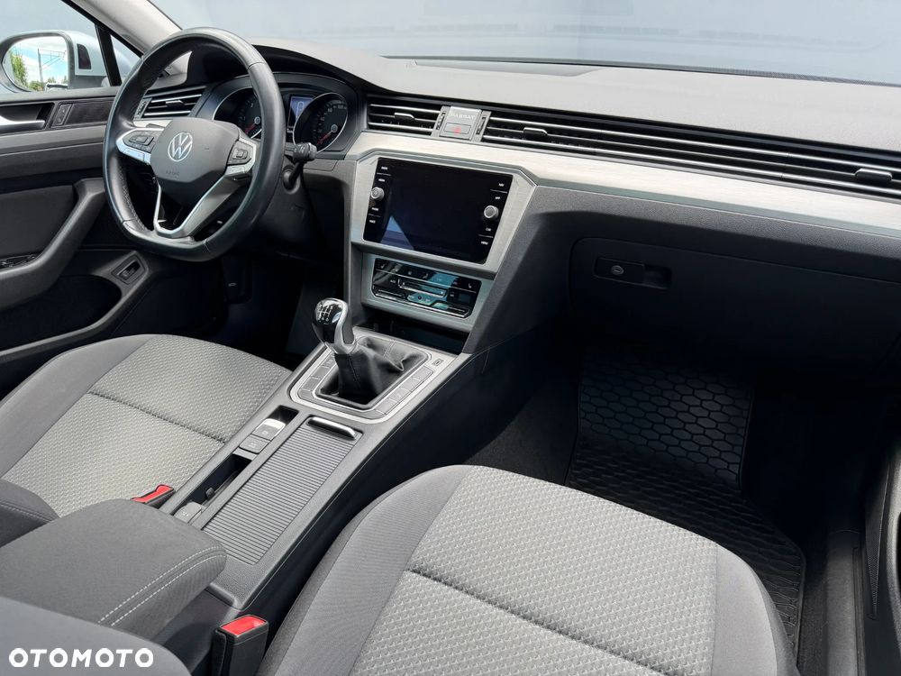 Volkswagen Passat 2.0 TDI EVO Essence - 21