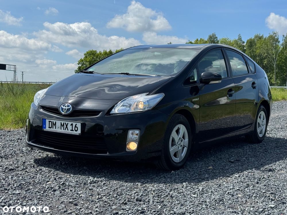 Toyota Prius (Hybrid) Life - 1