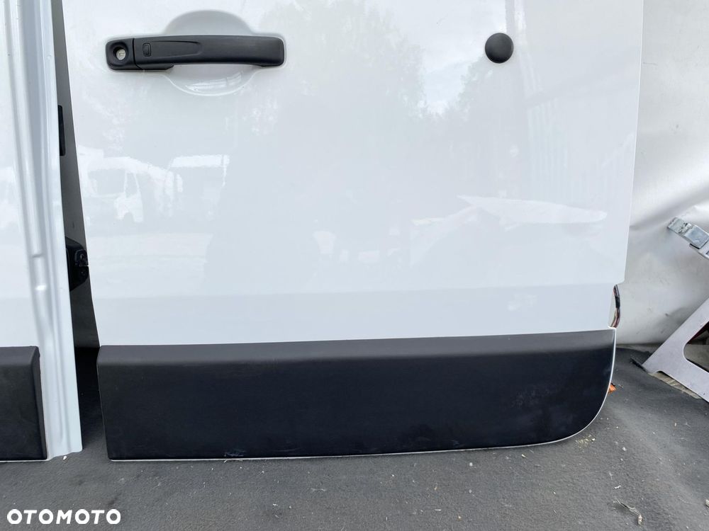 MASTER 3 4 MOVANO NV400 19- DRZWI TYLNE TYŁ BIAŁE PRZESZKLONE KOMPLET  22r. - 4