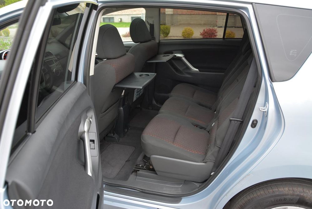 Toyota Verso 2.0 D-4D Premium - 26