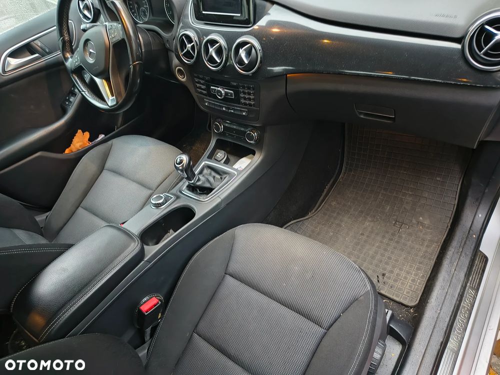 Mercedes-Benz Klasa B 180 - 9