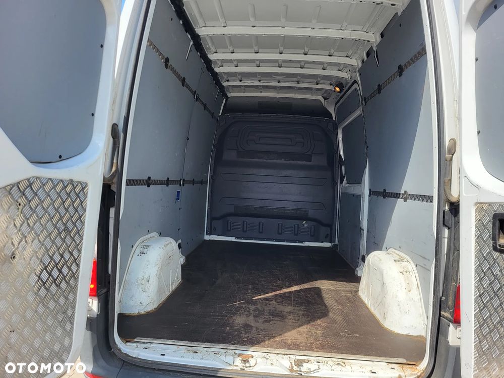 Mercedes-Benz Sprinter - 12