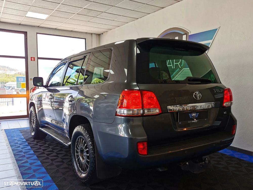 Toyota Land Cruiser 4.5 D-4D V8 - 16