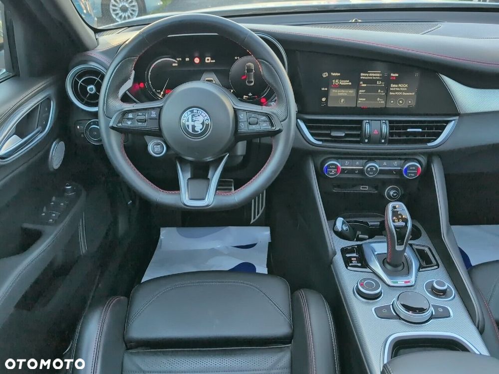 Alfa Romeo Giulia 2.0 Turbo Competizione Q4 - 11