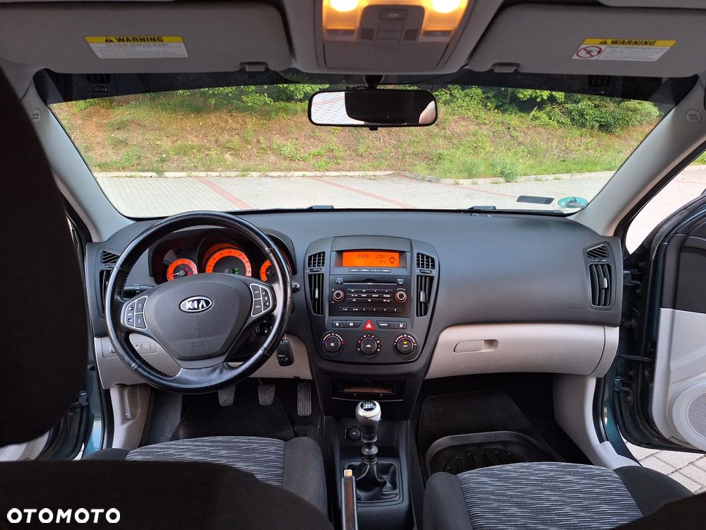 Kia Ceed 1.4 CVVT Attract - 28