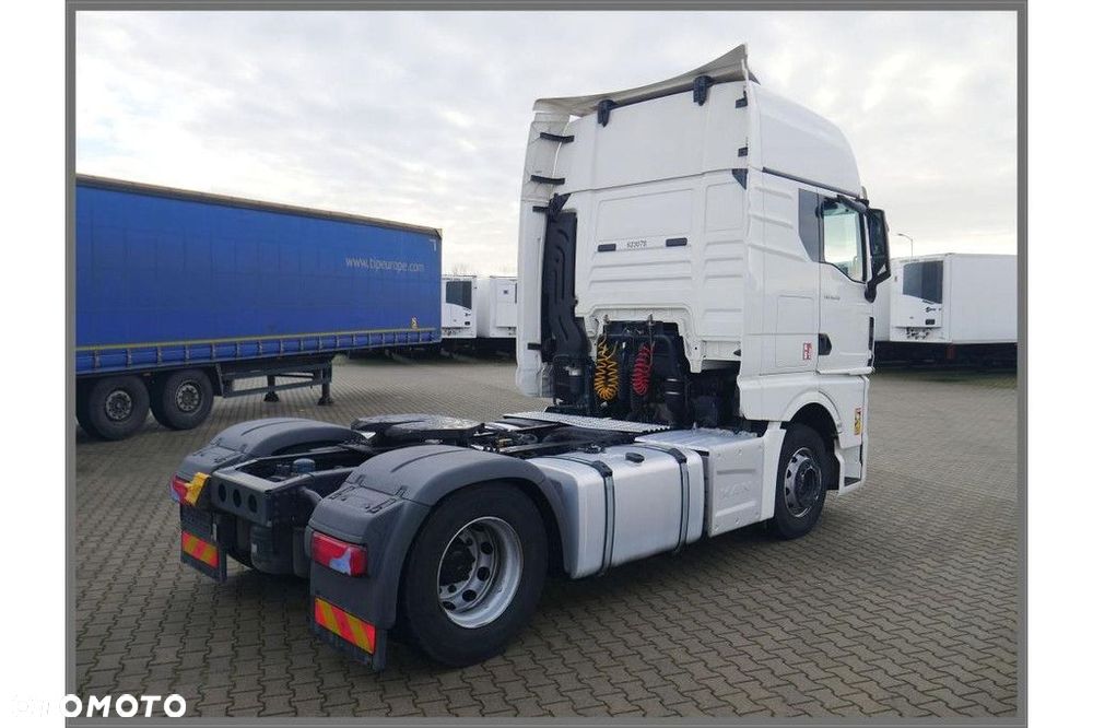 MAN Vehicle Tractor 4x2 Standard - 3