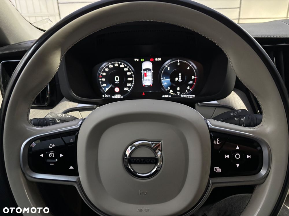 Volvo XC 60 B4 D Inscription - 17