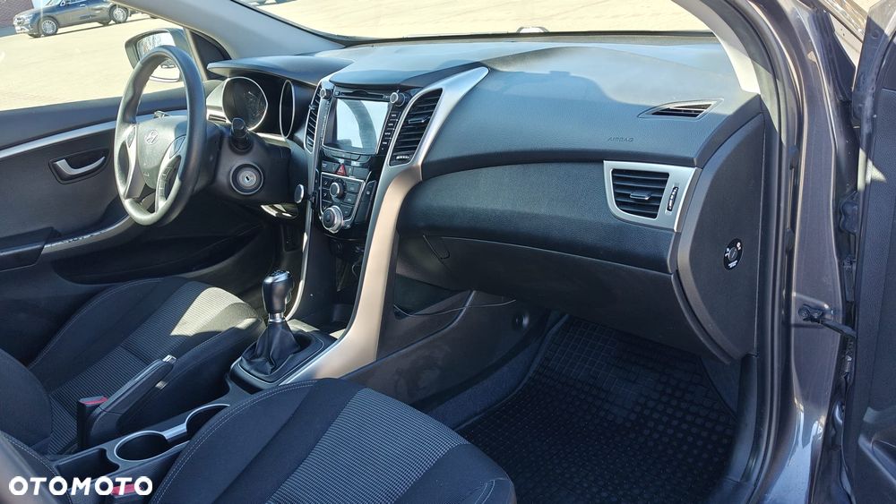 Hyundai i30 1.6 CRDi Classic - 6