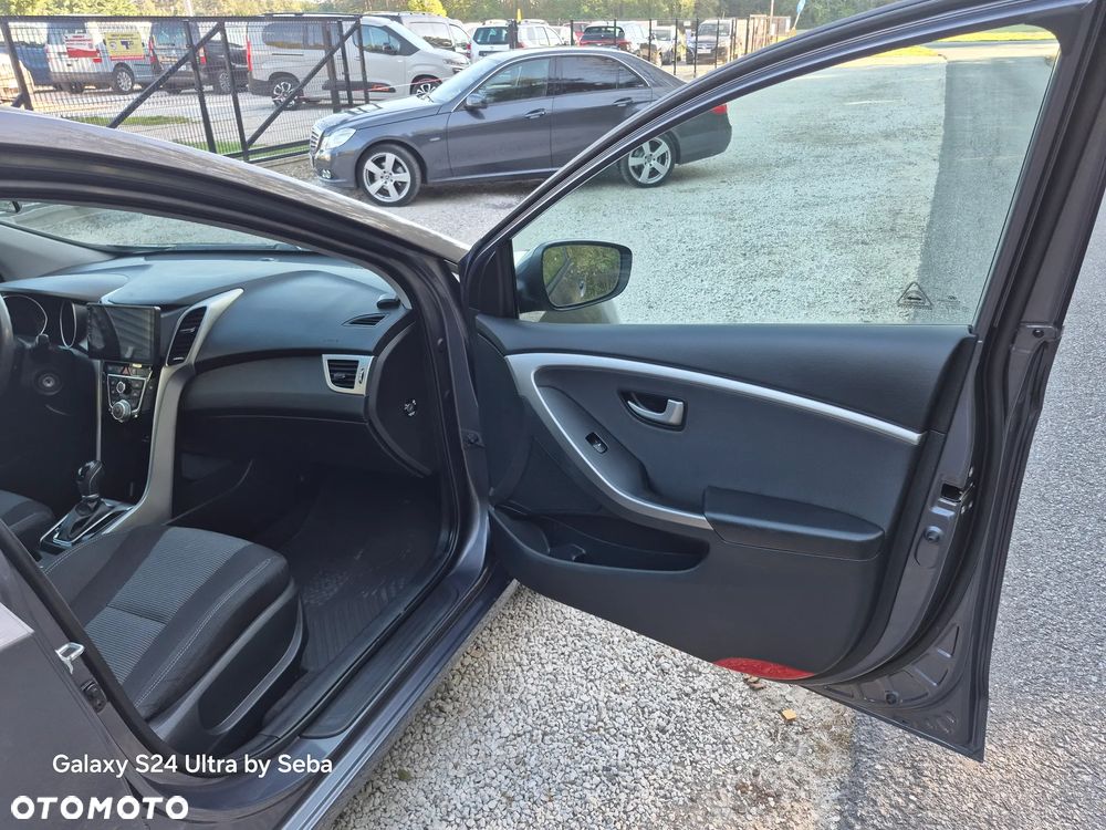 Hyundai i30 blue Kombi 1.6 CRDi DCT Style - 24