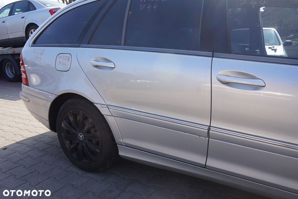 DRZWI TYLNE PRAWE C-KLASA W203 KOMBI 744  SREBRNY MERCEDES 2000-2007 - 4