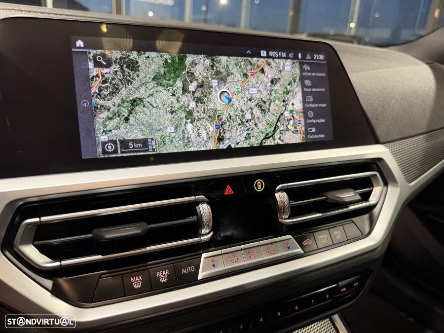 BMW 330 e Pack Desportivo M Auto - 18
