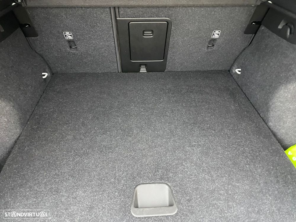 Volvo XC 40 2.0 B4 Inscription - 32