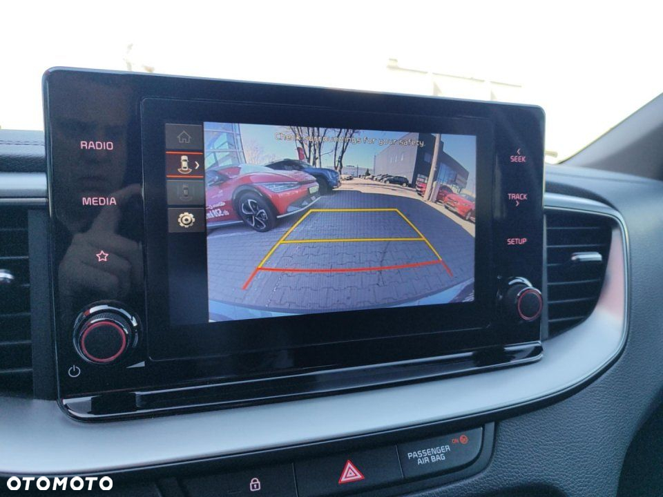Kia Ceed - 10