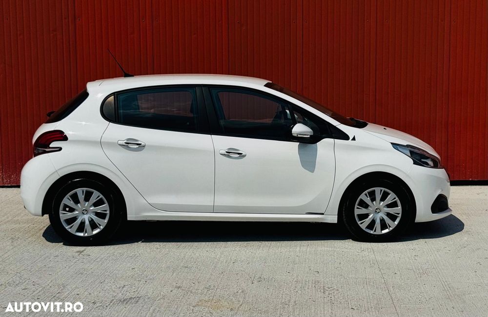Peugeot 208 PureTech 82 Start & Stop Allure - 10