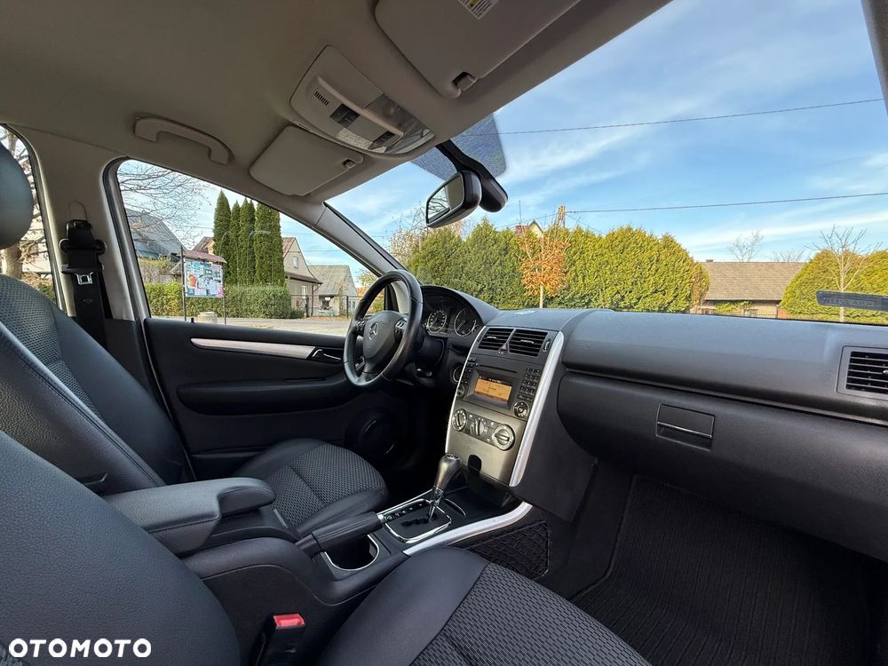 Mercedes-Benz Klasa A 180 CDI Autotronic Avantgarde - 25