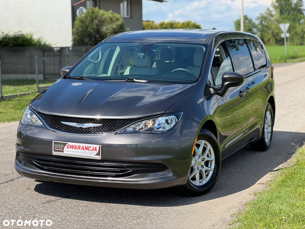 Chrysler Pacifica - 12