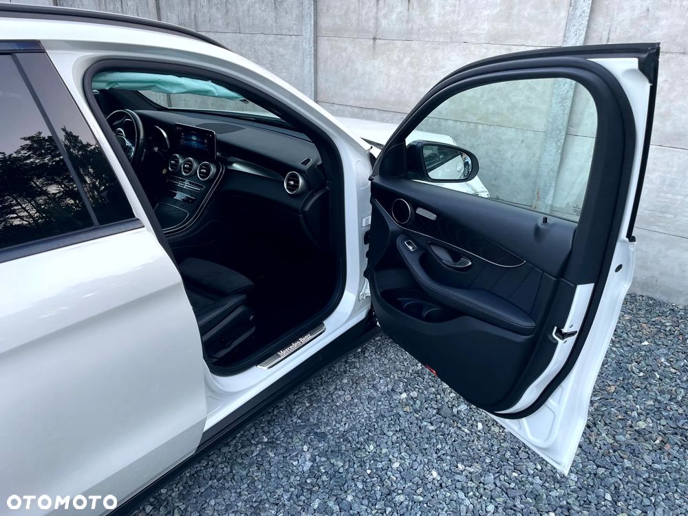 Mercedes-Benz GLC 220 d 4Matic 9G-TRONIC AMG Line - 22