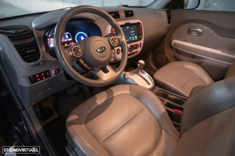 Kia e-Soul EV Play - 7