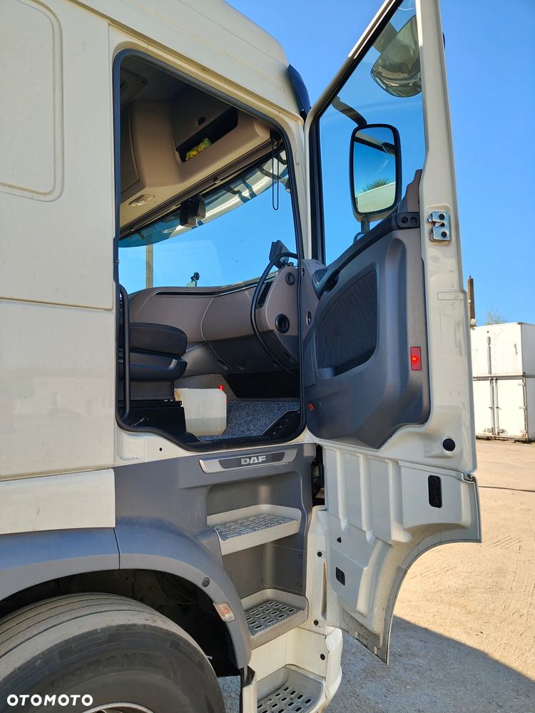 DAF XF - 8