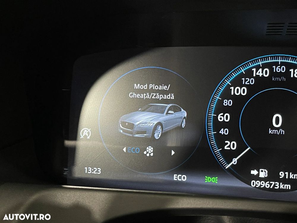 Jaguar XF 20d AWD Aut. Chequered Flag - 29