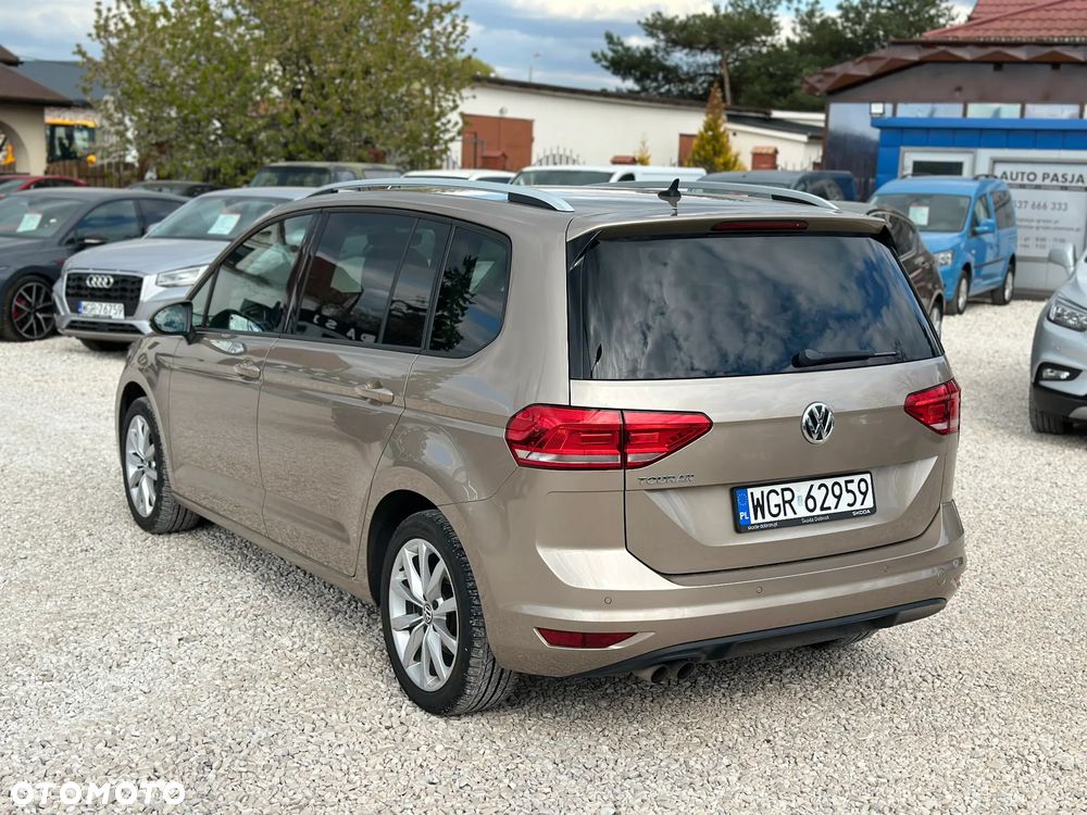 Volkswagen Touran 2.0 TDI BMT Comfortline - 10