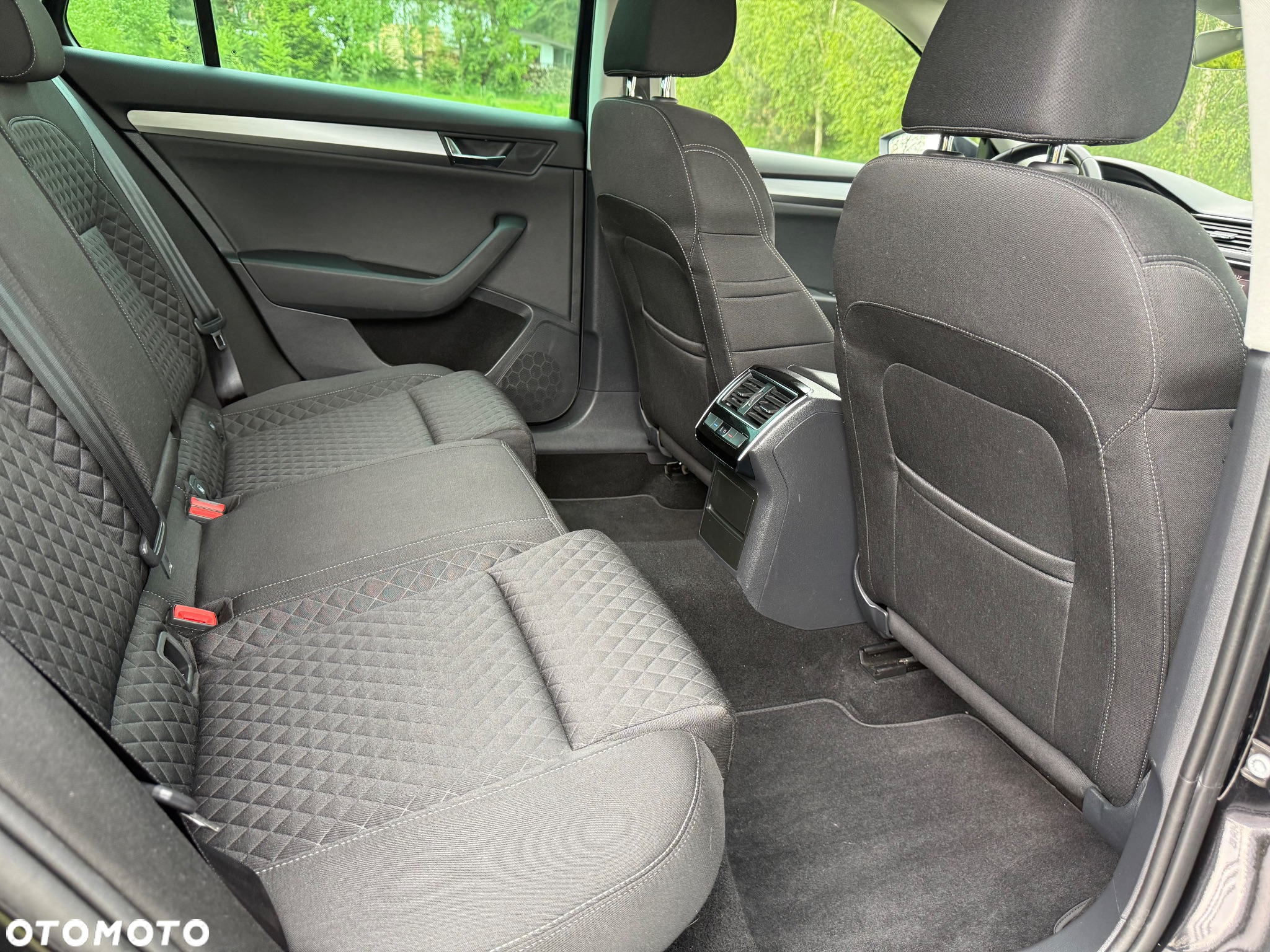 Skoda Superb 2.0 TDI 4x4 Active DSG - 9