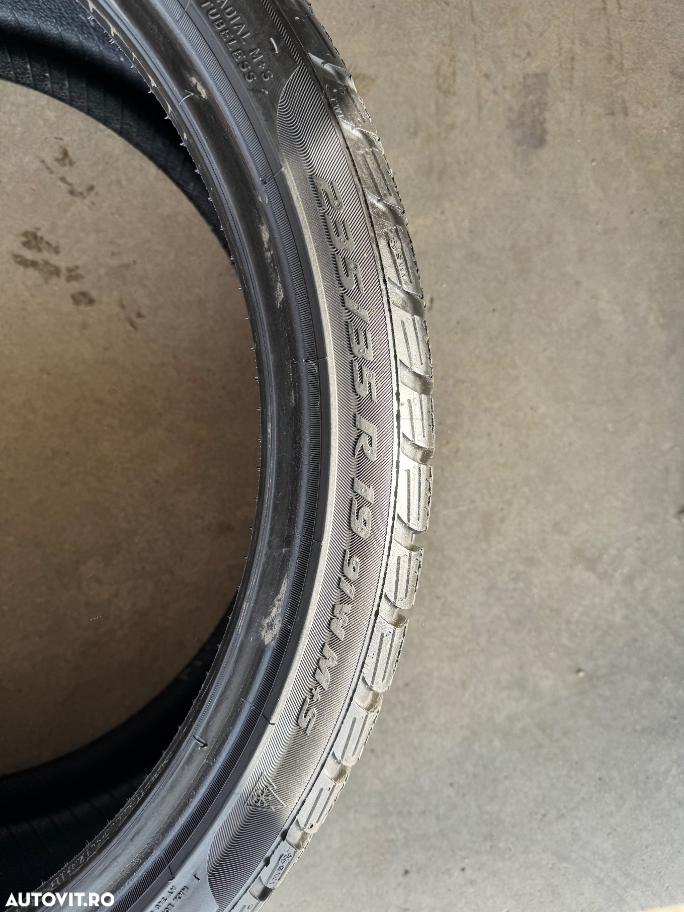 Vând 4 anvelope 235/35/19 Pirelli de iarnă ca noi - 6