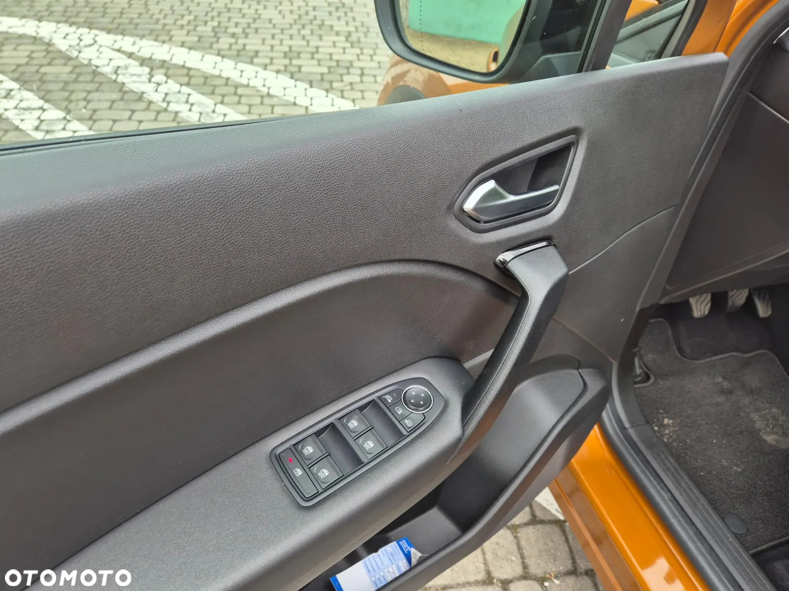 Renault Captur 1.3 TCe mHEV Techno - 28