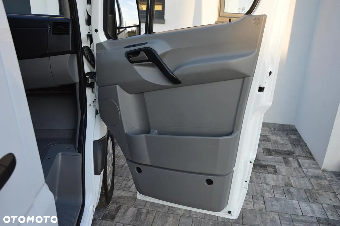 Mercedes-Benz Sprinter - 22