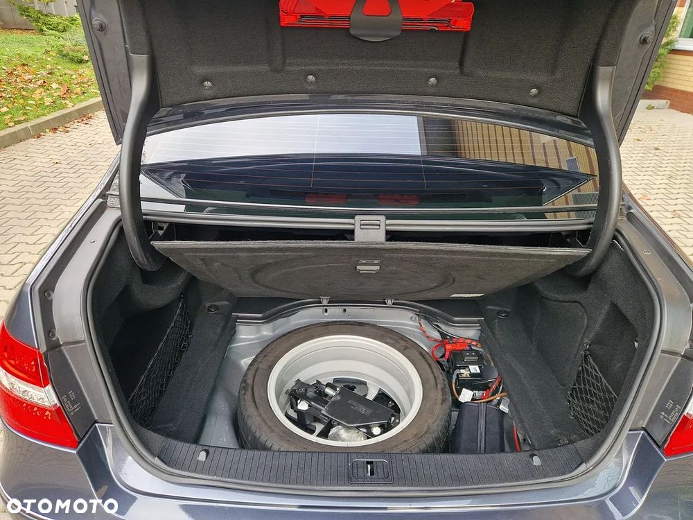 Mercedes-Benz Klasa E 200 BlueEFFICIENCY 7G-TRONIC Avantgarde - 6