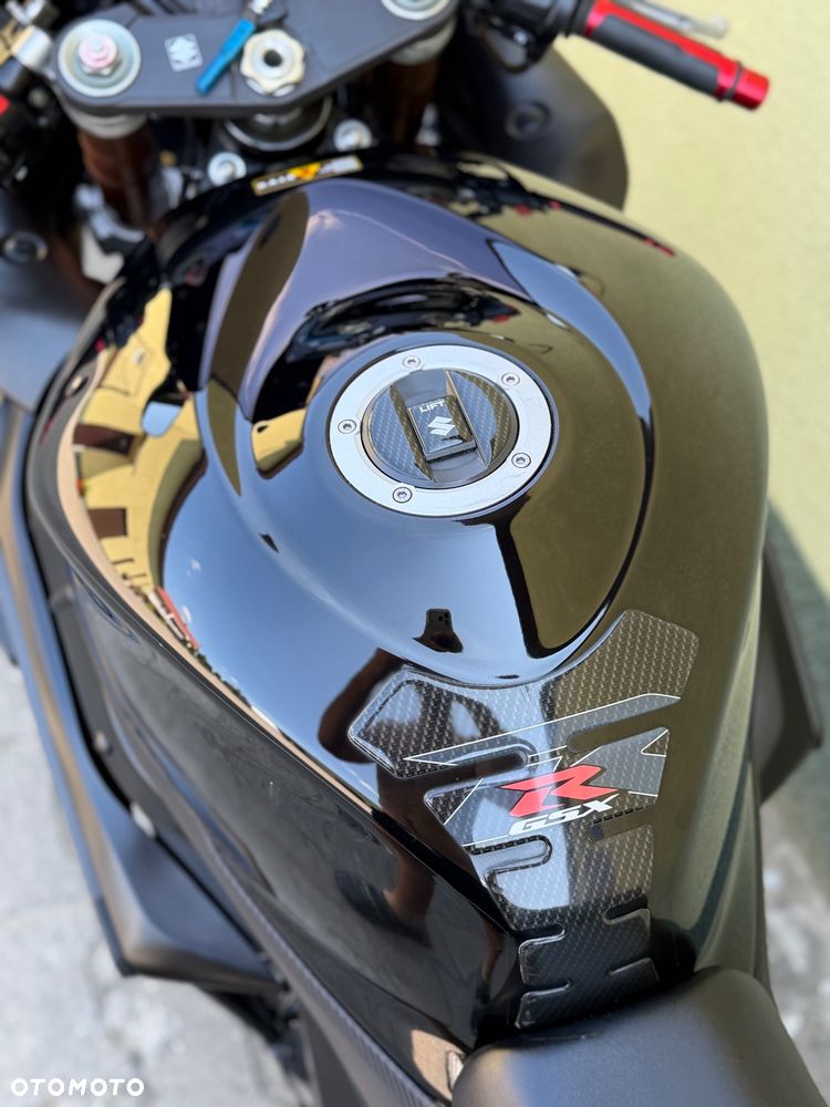 Suzuki GSX-R - 35