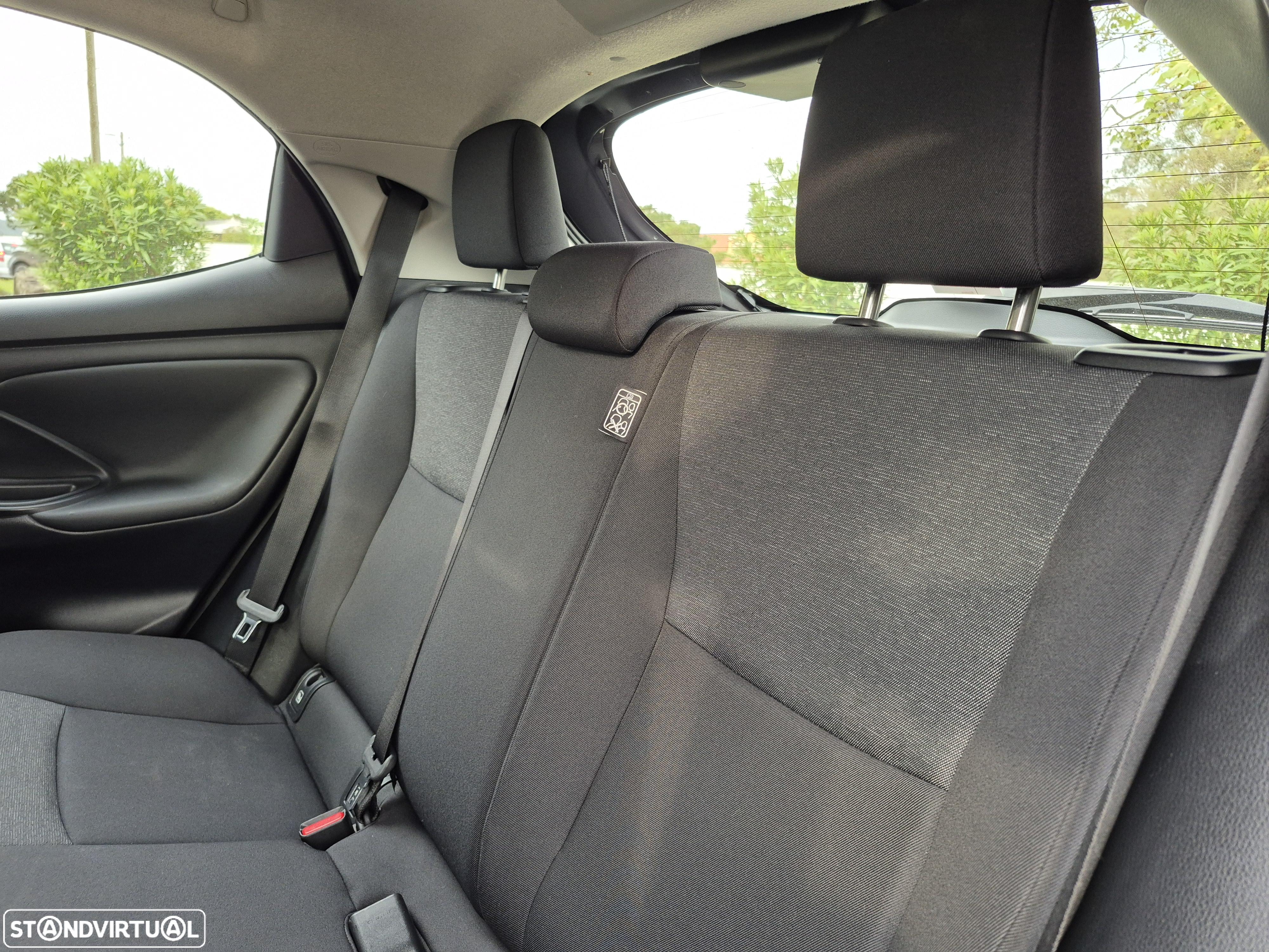 Toyota Yaris 1.5 HDF Comfort - 16