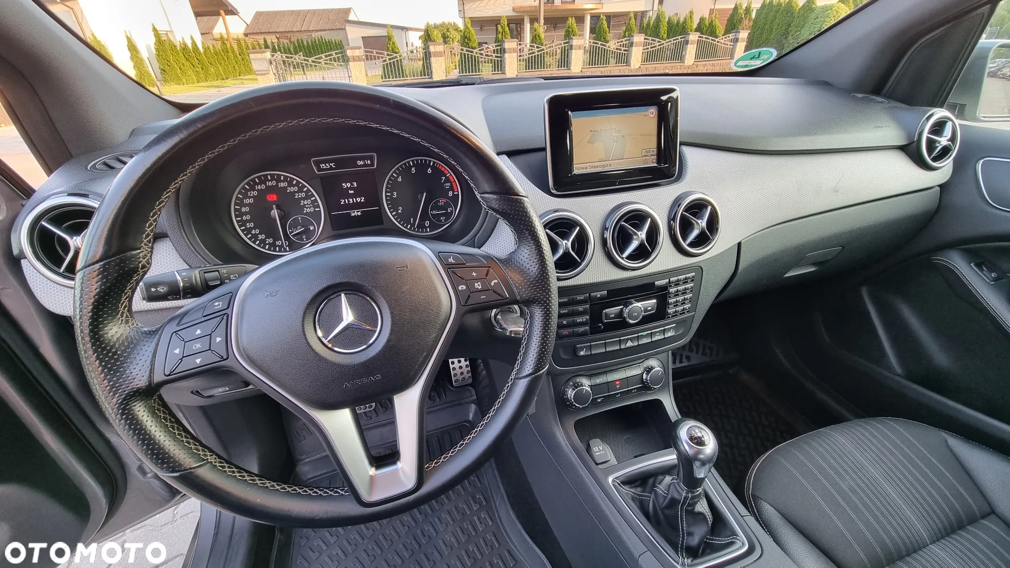 Mercedes-Benz Klasa B 200 AMG Line - 32