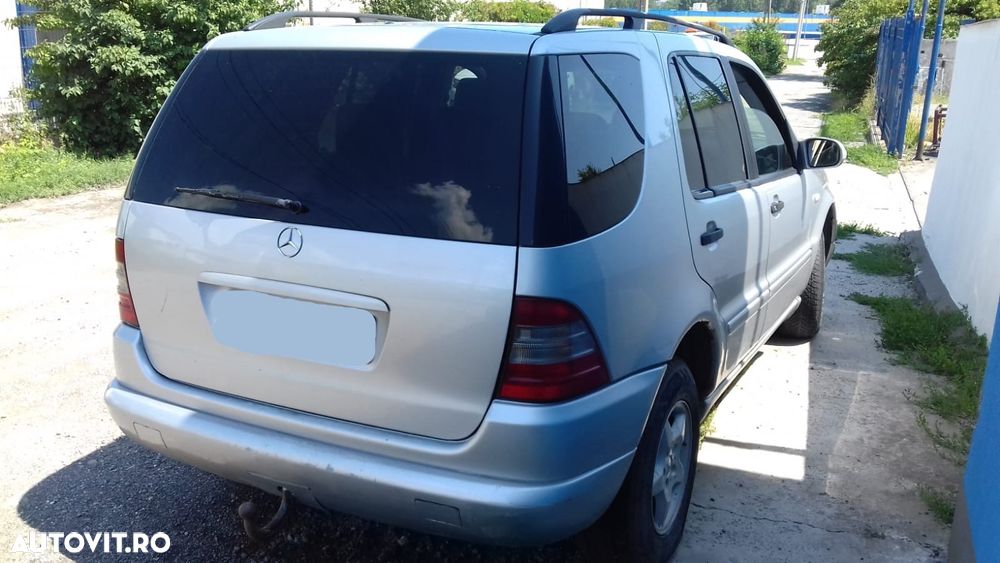 Dezmembrari  Mercedes-Benz ML / M-CLASS (W163)  1998  > 2005 ML 270 C - 3