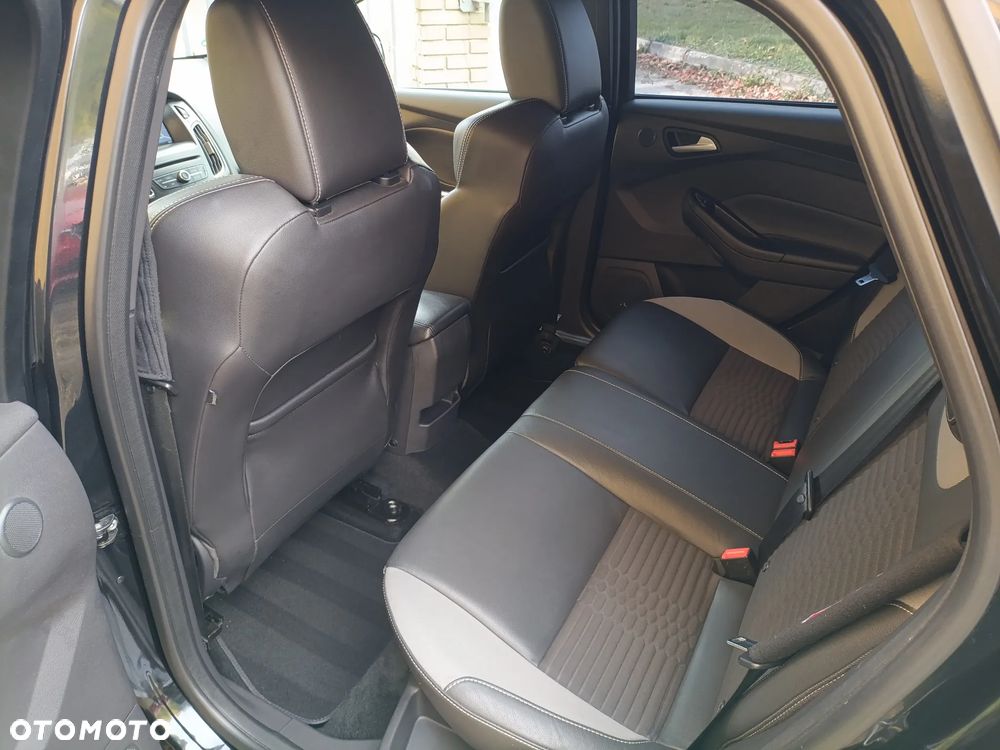 Ford Focus 2.0 EcoBoost ST mit Leder-Sport-Paket - 22