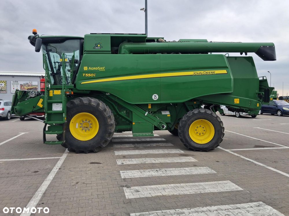 John Deere T550 - 7