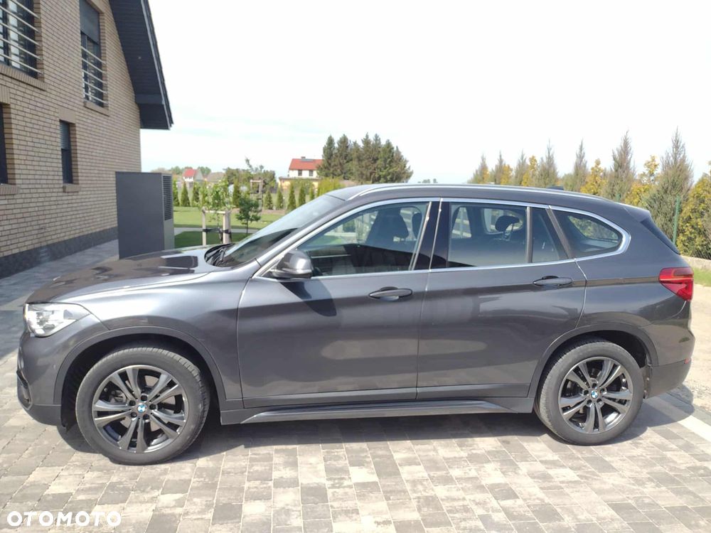 BMW X1 xDrive20d Sport Line - 3