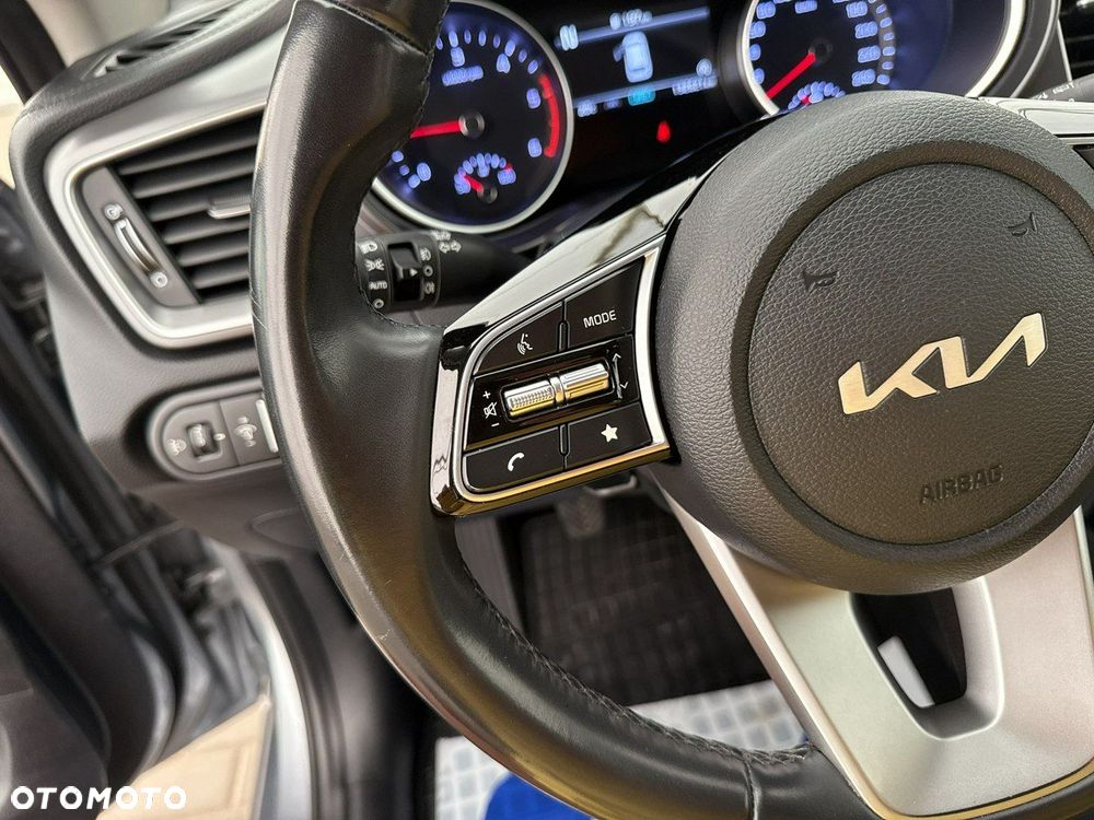 Kia Ceed - 25