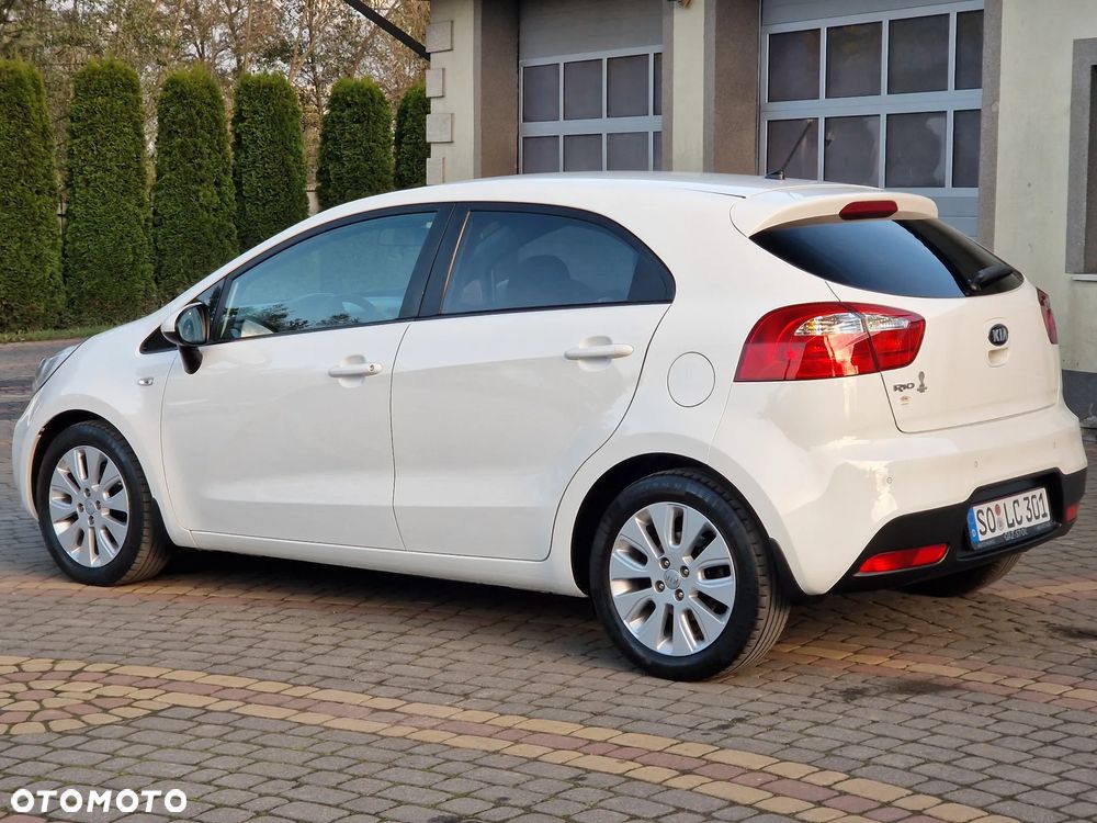 Kia Rio 1.2 Fifa World Cup Edition - 7