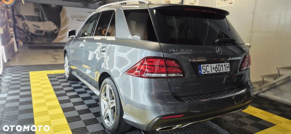 Mercedes-Benz GLE 350 d 4-Matic - 11