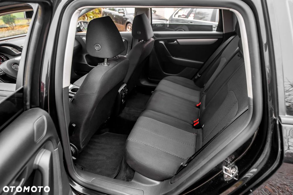 Volkswagen Passat Variant ver-variant-2-0-tdi-dpf-highline - 17