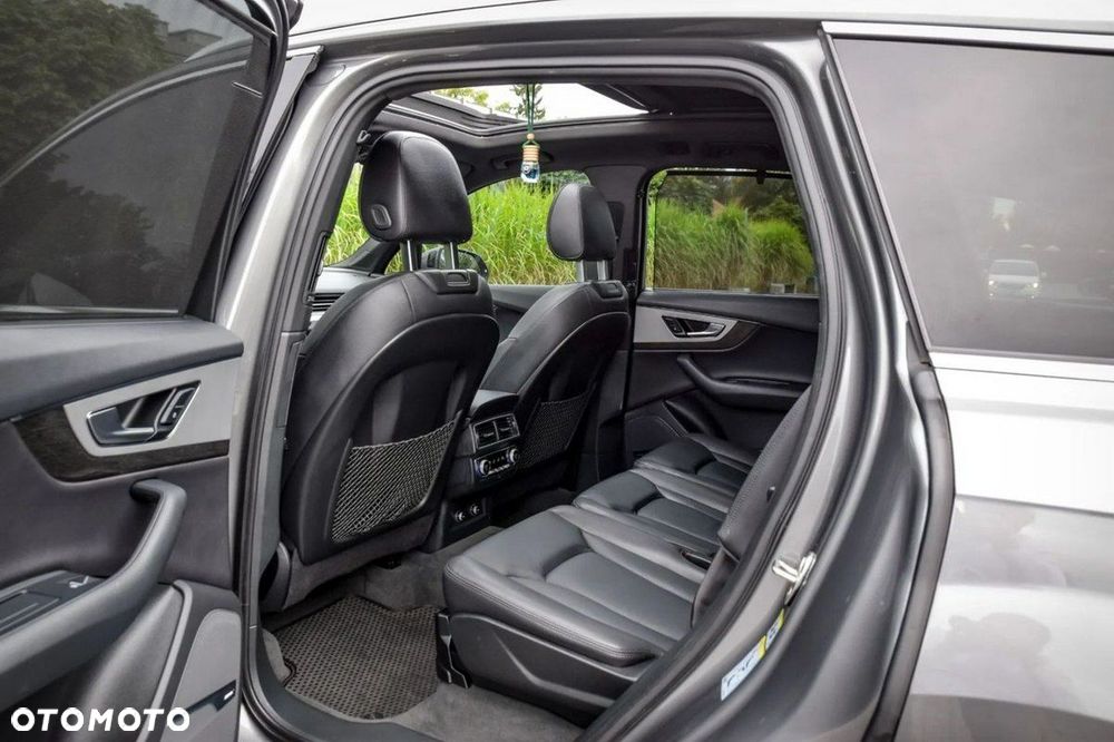 Audi Q7 - 36
