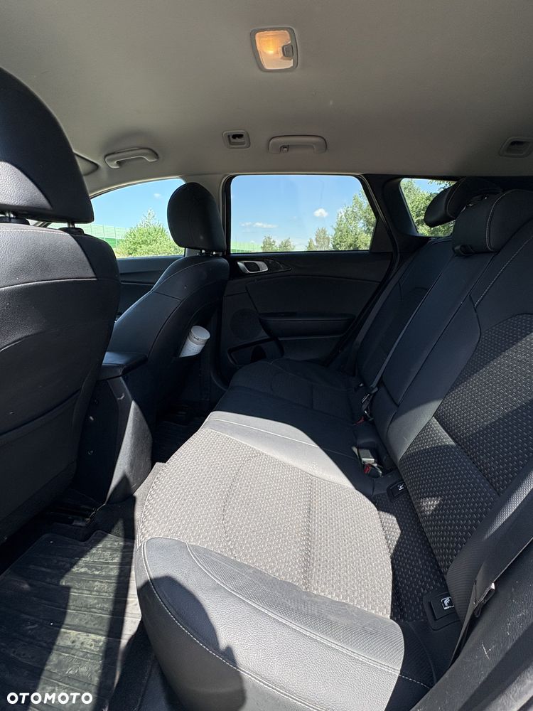 Kia Ceed 1.4 L - 10