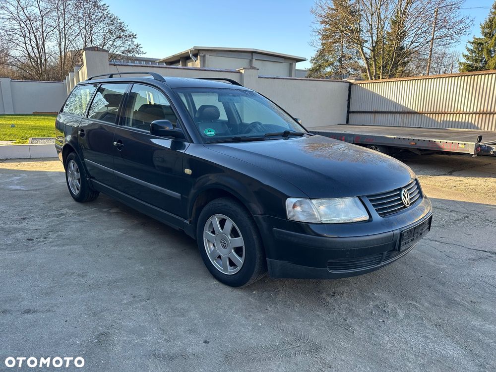 Volkswagen Passat 1.8 Highline - 1