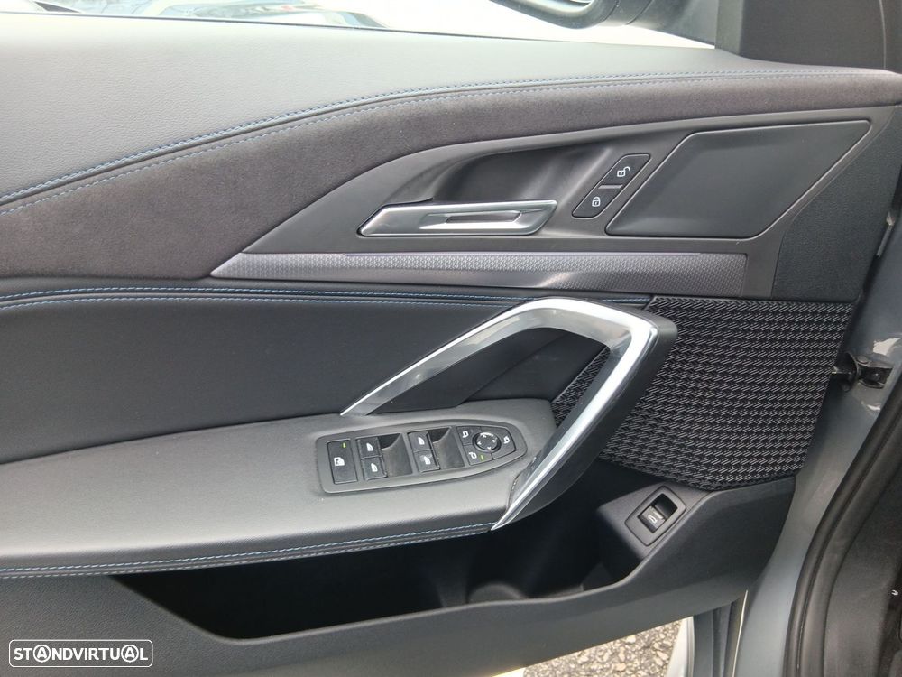 BMW iX2 eDrive20 Pack Desportivo M - 15