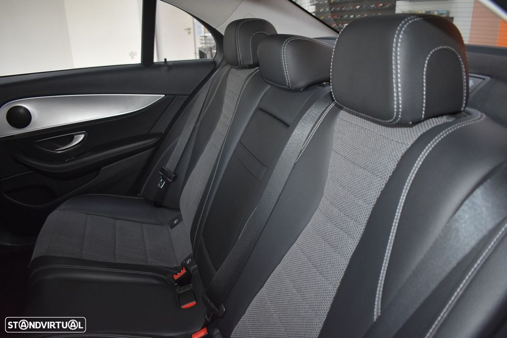 Mercedes-Benz E 220 d Avantgarde - 48