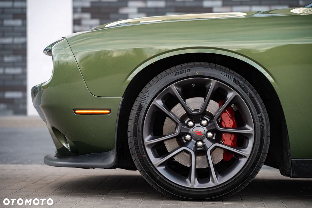 Dodge Challenger 6.4 Scat Pack - 6