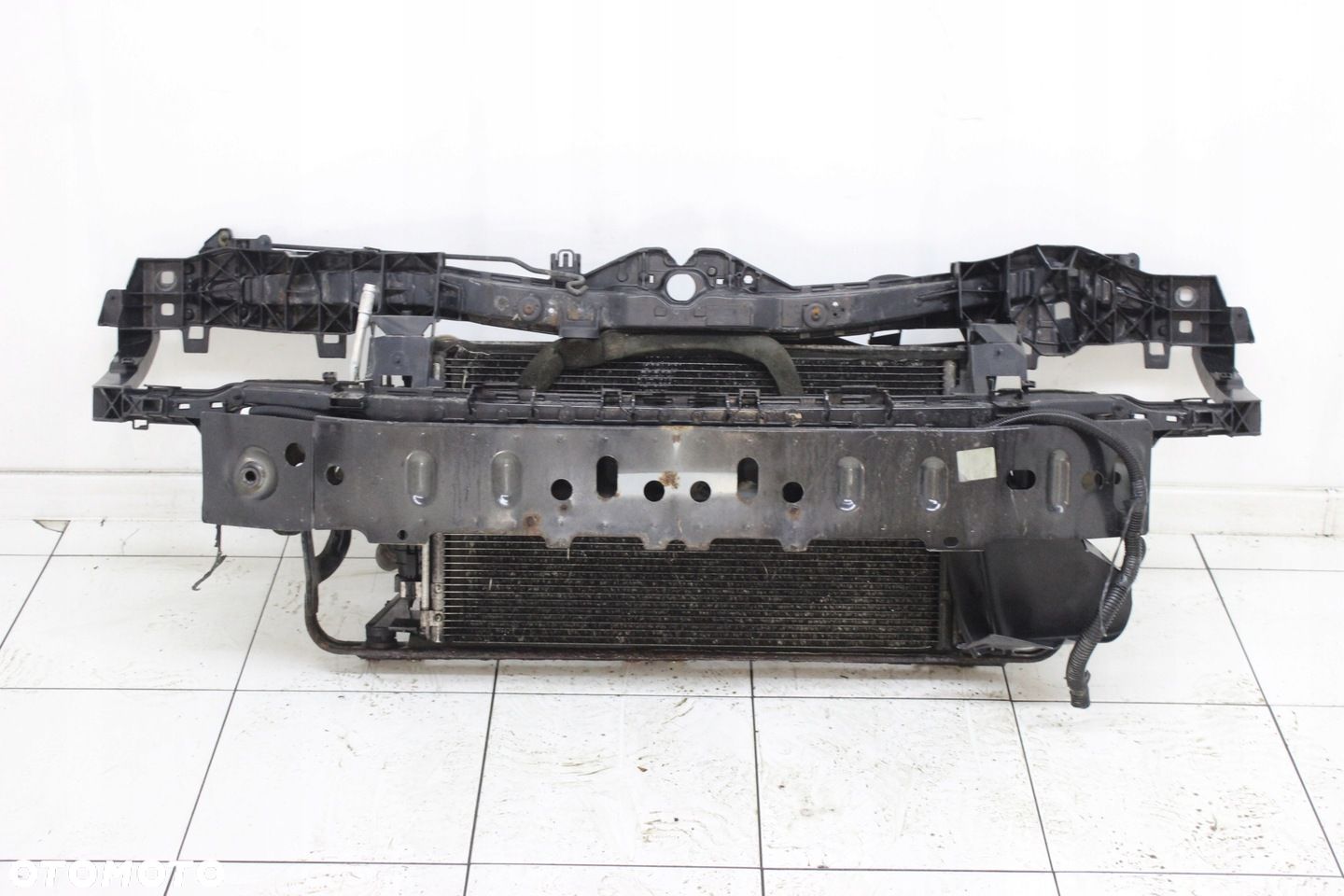 PAS PRZEDNI WZMOCNIENIE CHŁODNICE FORD FOCUS MK2 LIFT 2007R- 1.6 B - 1